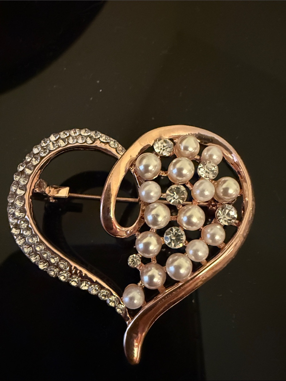 Elegant Heart Pearl & Crystal Brooch - Rose Gold Tone
